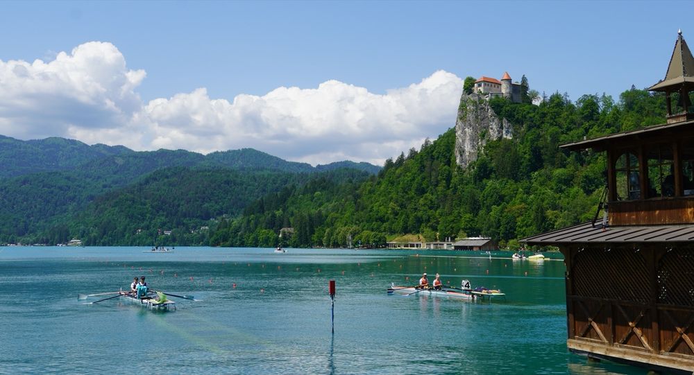 Régate au pied d’un château