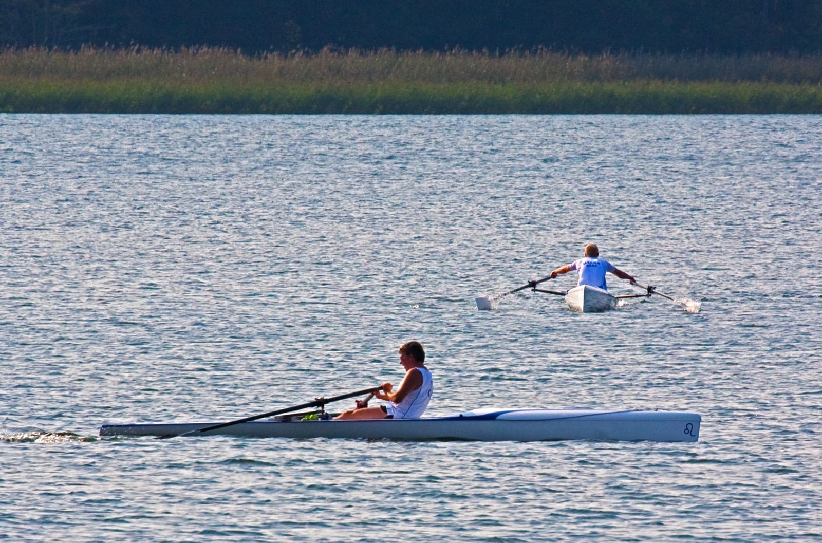 Deux skiffs à l’entraînement